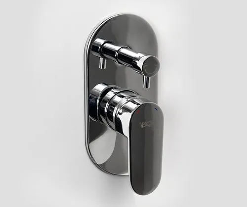 Смеситель для ванны с душем Wasserkraft Donau 5341 С ВНУТРЕННЕЙ ЧАСТЬЮ