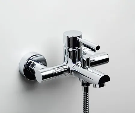 Смеситель для ванны с душем Wasserkraft Main 4101