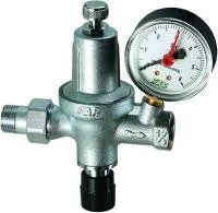 Автоматический редуктор Far 1/2* с манометром, 0-6 бар Автоматический редуктор Far 1/2* с манометром, 0-6 бар